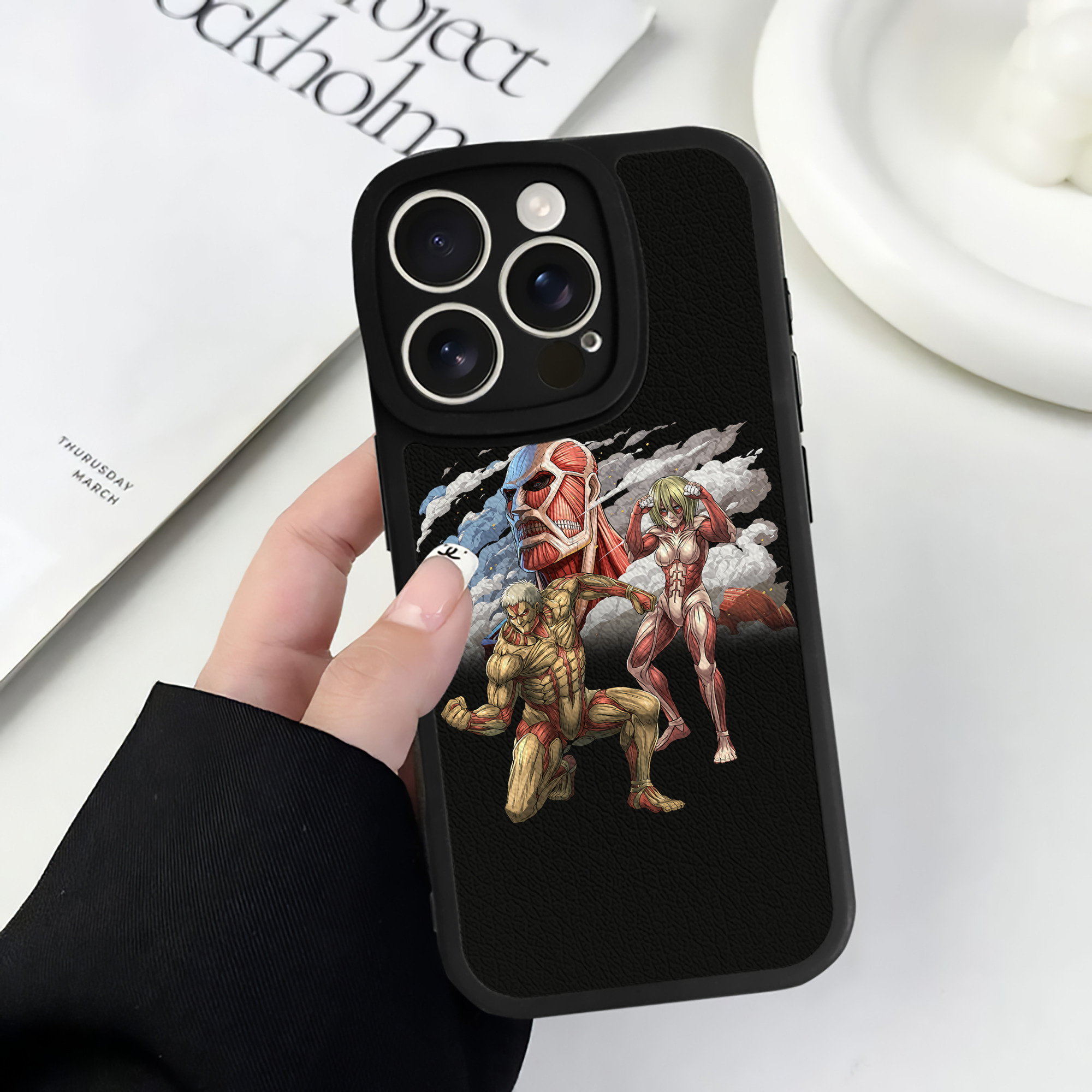 （画像用） 進撃の巨人 Attack on Titan 【iPhone 16シリーズ対応】シリコンスマホケース（レザー調） 材質：シリコン